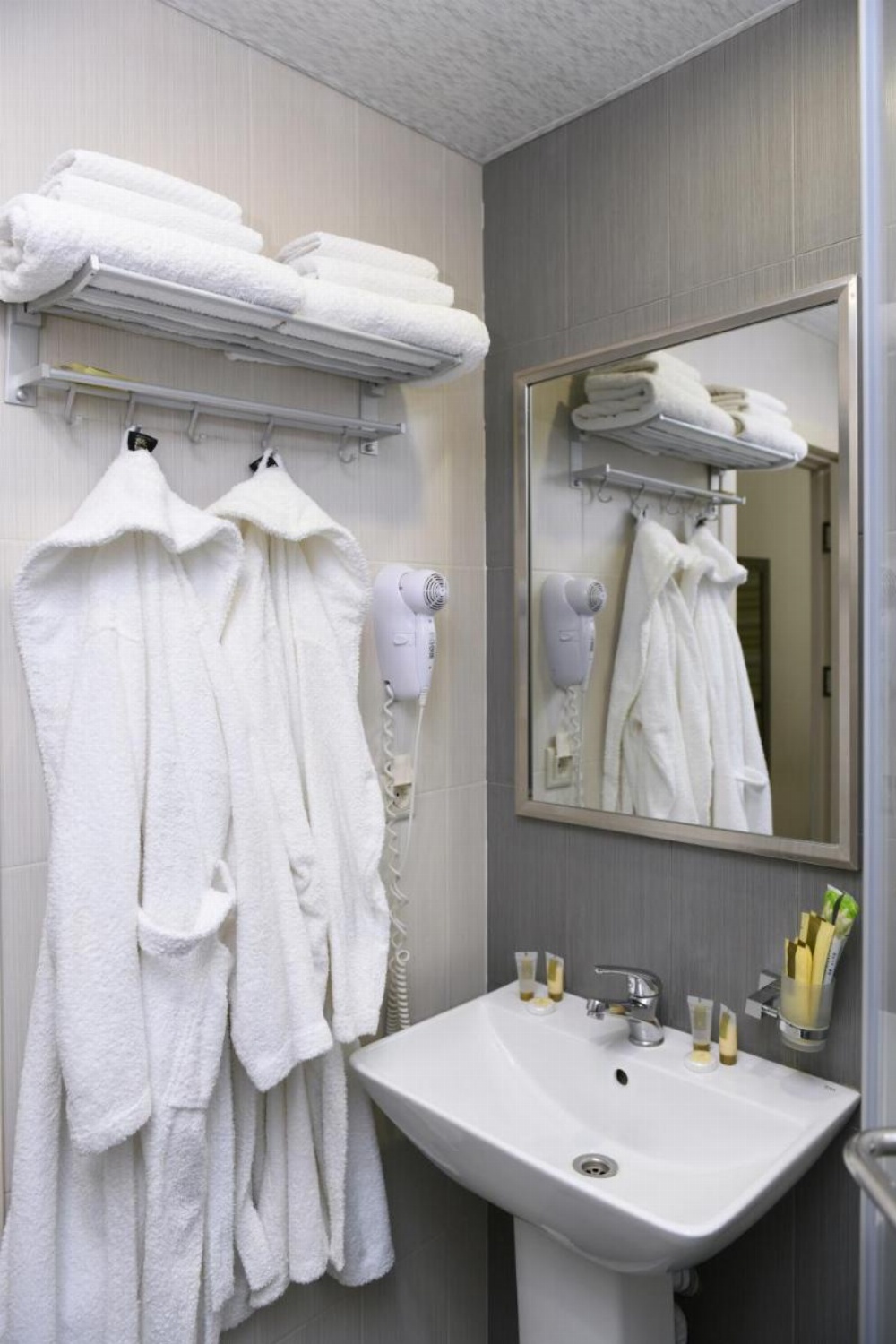 Room image 5