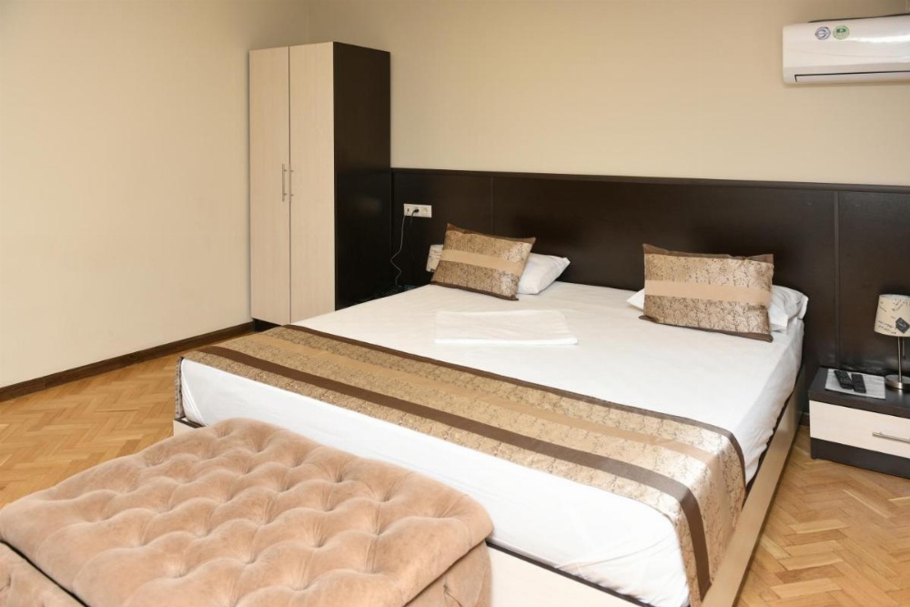 Room image 3