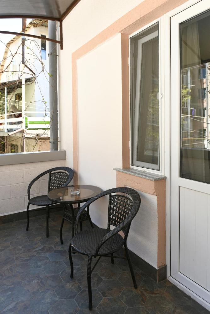 Double Room with Balcony at Yerevan Boutique Hotel, photo 3